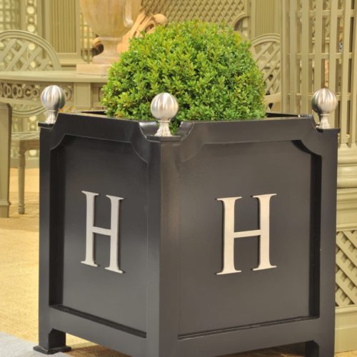 Aluminum crossette planter