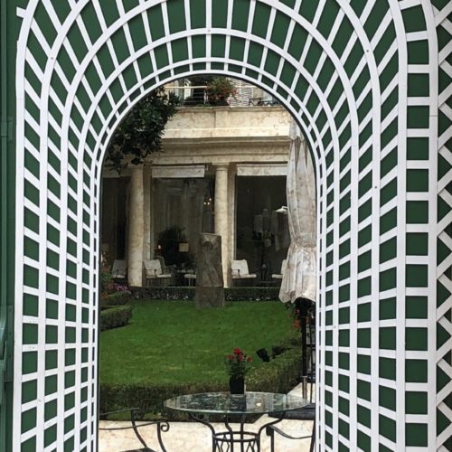 Trompe l’oeil with mirror- Patio Paris